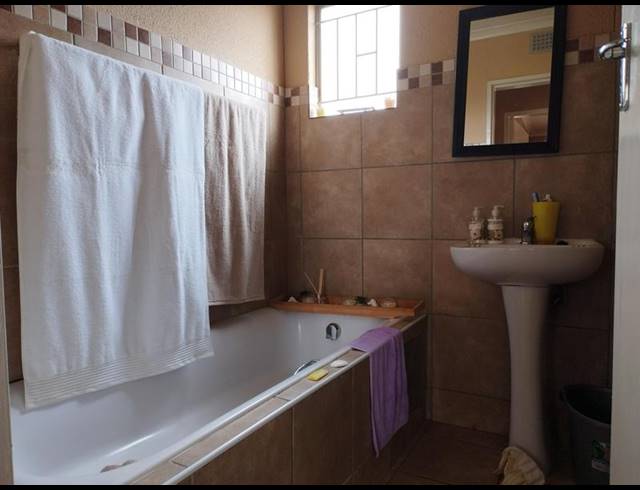 3 BEDROOM HOUSE FOR SALE IN ALBERTSDAL